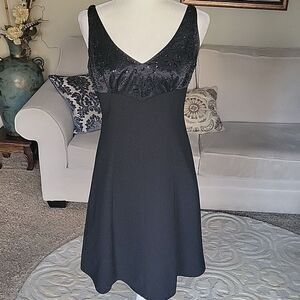 Jones New York Silk Classic Mini Dress Size 4